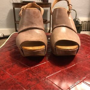 NAYA Women's Camel Leather  On Platform Wedges Sandals Sz 8.5